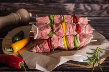 4 brochettes de boeuf + 1 gratuite